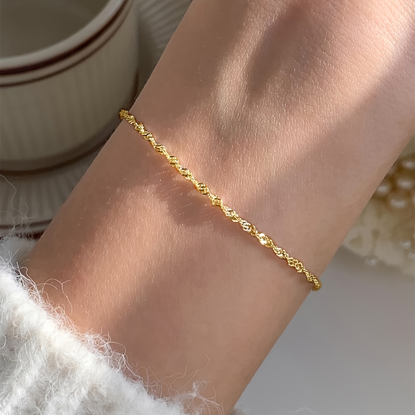 Women's Exquisite Plain Circle Bracelet, Versatile Design